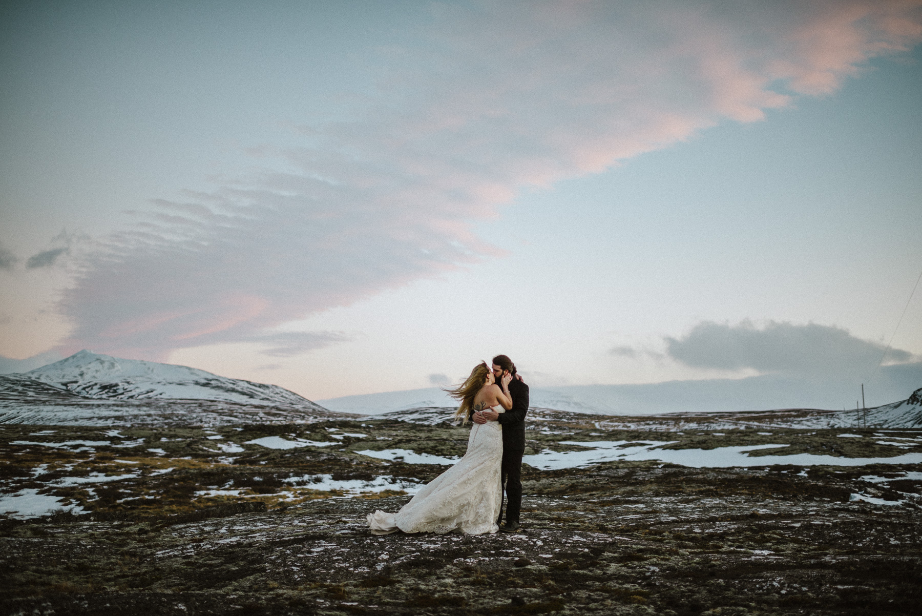 wedding photographer in iceland